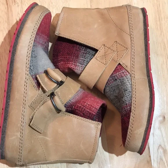 Sorel Yaquina II Boots Red Plaid Wool Size 6.5 - Picture 4 of 11